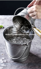 Chine seau à glace extérieur d'acier inoxydable de la promotion 0.8L avec la poignée pour le refroidisseur de barillet de vin de bière de champagne en métal de barre fournisseur