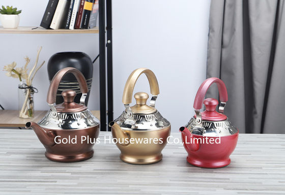 la couleur d'or de kettlel de l'eau de thé de stovetop d'acier inoxydable de la vaisselle de cuisine 1.5L versent au-dessus de la bouilloire siffleuse de l'eau de café fournisseur