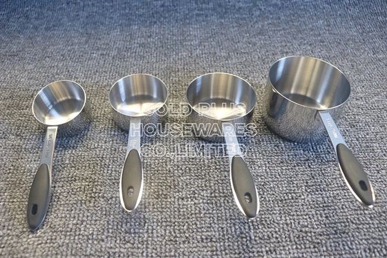 Instruments de cuisson tasses de mesure 250ml micro d'acier inoxydable d'ensembles de doseurs de thé de café de suger avec la poignée de silicone fournisseur